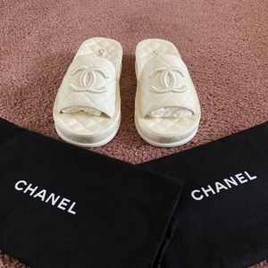 AUTHENTIC CHANEL QUILTED SLIDES- 2021 SEASON